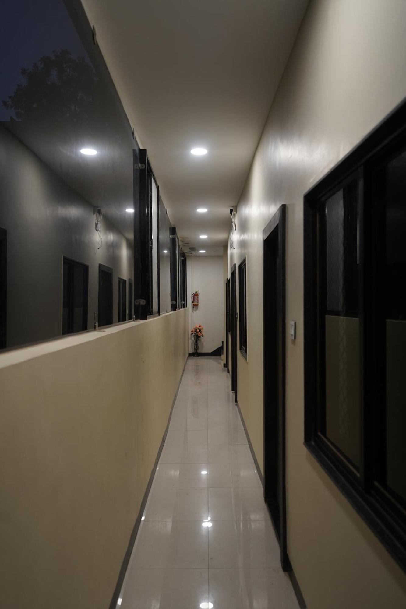 Hotel Dev Kripa Ujjain Exterior foto