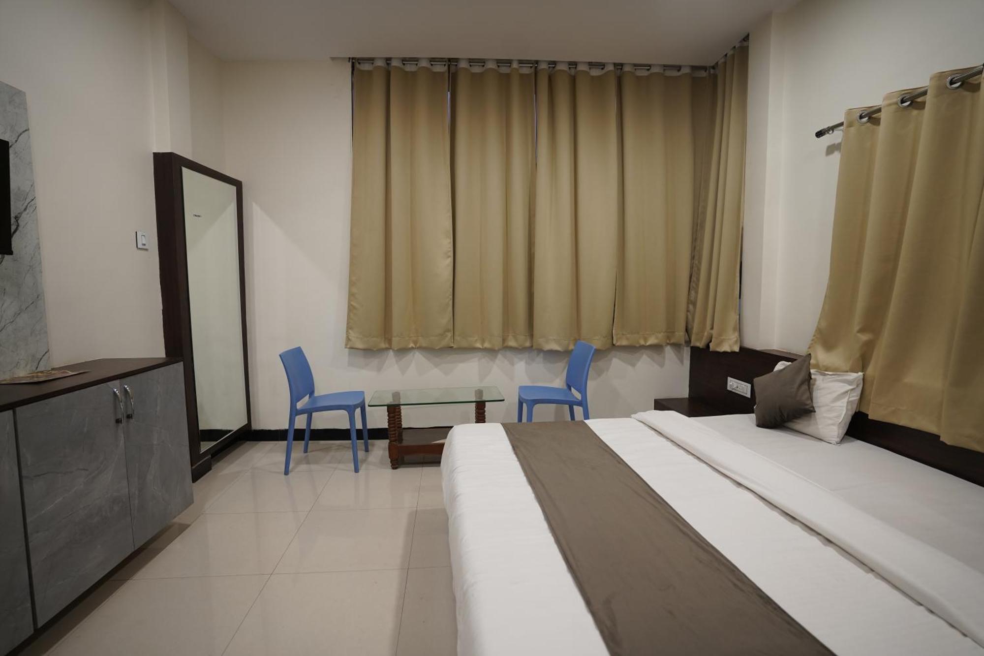Hotel Dev Kripa Ujjain Exterior foto