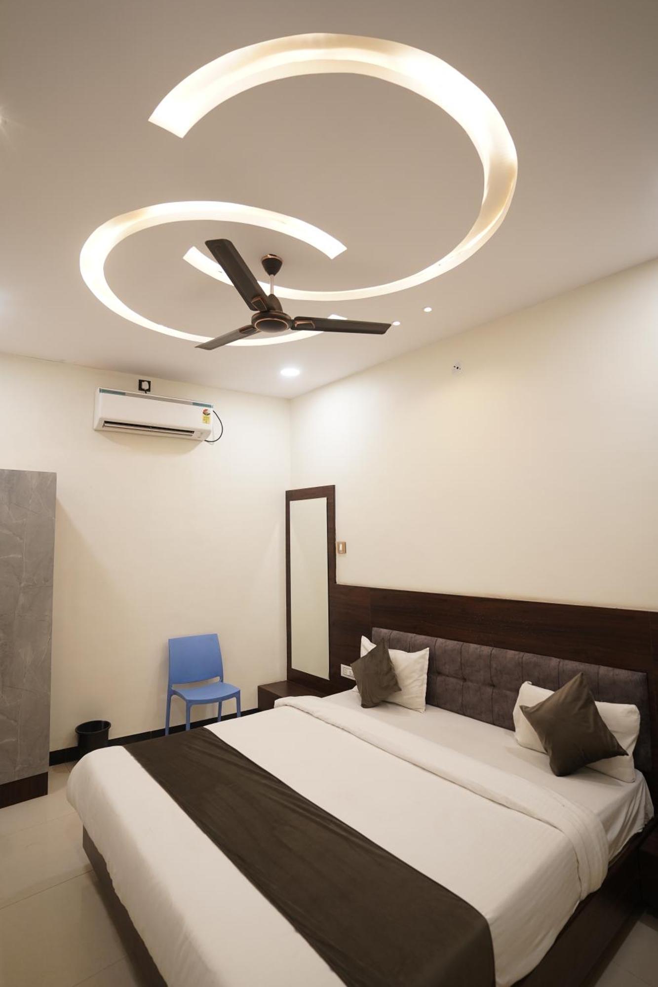 Hotel Dev Kripa Ujjain Exterior foto