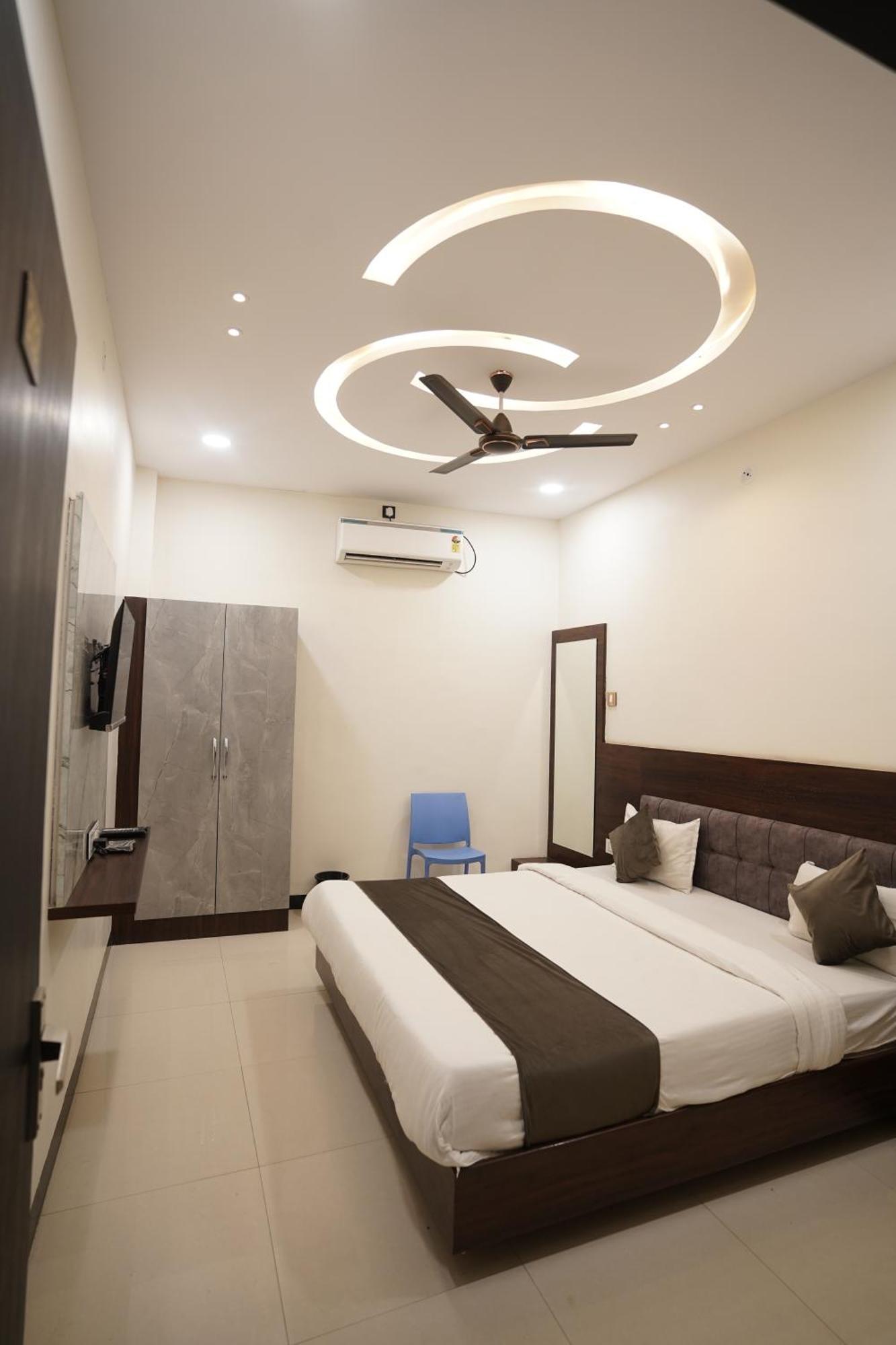 Hotel Dev Kripa Ujjain Exterior foto