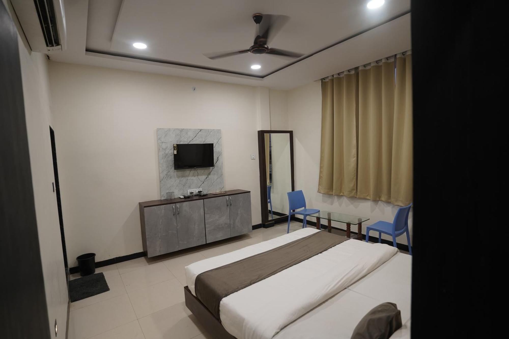 Hotel Dev Kripa Ujjain Exterior foto